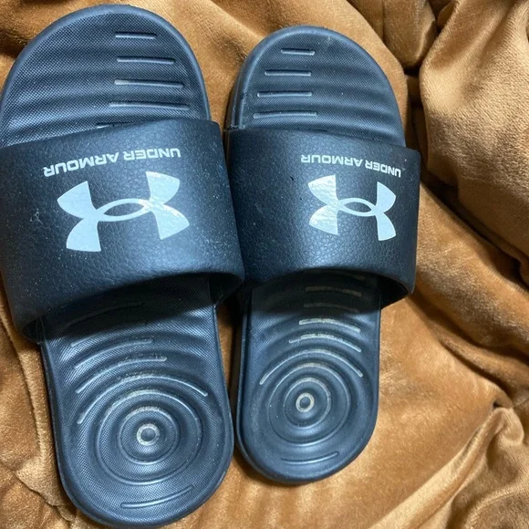 Under Armour Black Slide Sandals - Picture 1 of 2